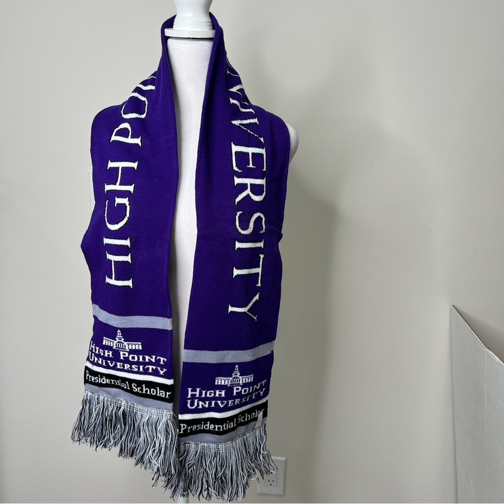 High Point University Presidential
Scholar Scarf